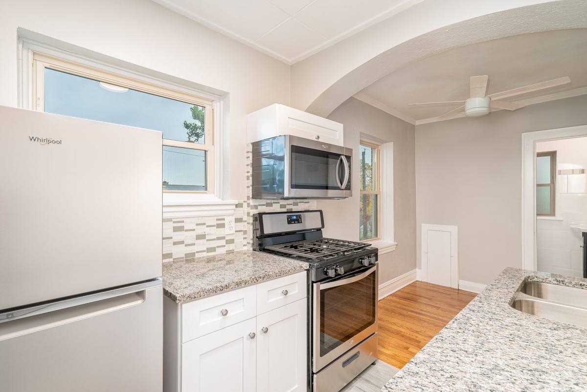 Apartment for rent at 428-432 N Park Blvd, Glen Ellyn, IL 60137