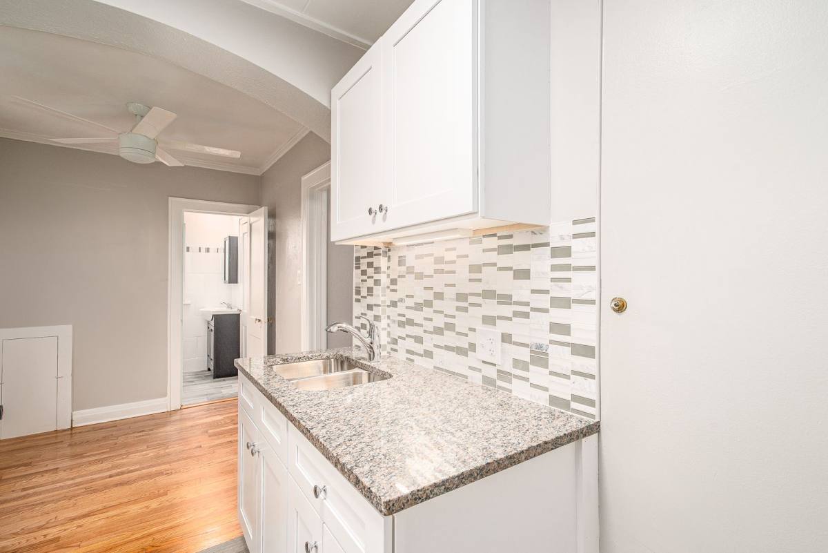 Apartment for rent at 428-432 N Park Blvd, Glen Ellyn, IL 60137