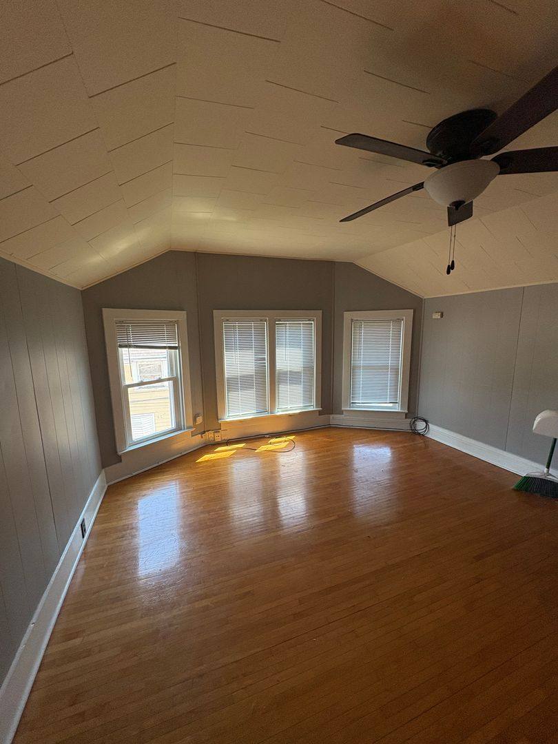 Apartment for rent at 407 W Southpark Ave, Oshkosh, WI 54902