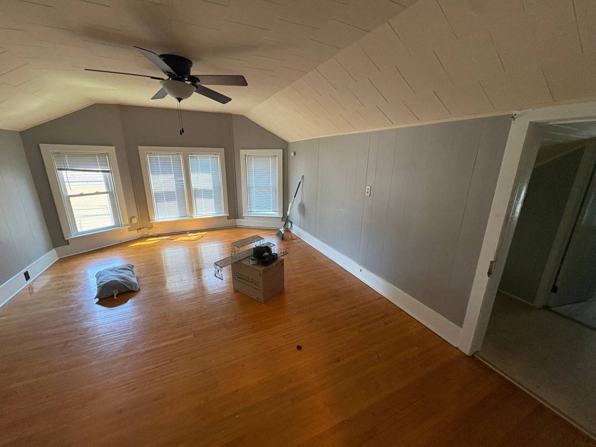 Apartment for rent at 407 W Southpark Ave, Oshkosh, WI 54902