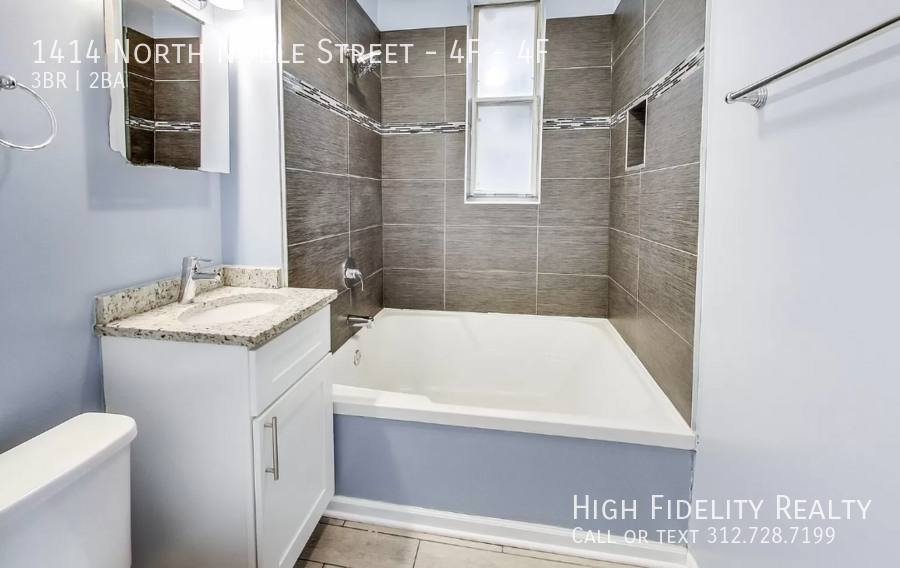 Apartment for rent at 1414 N Noble St #4F, Chicago, IL 60642