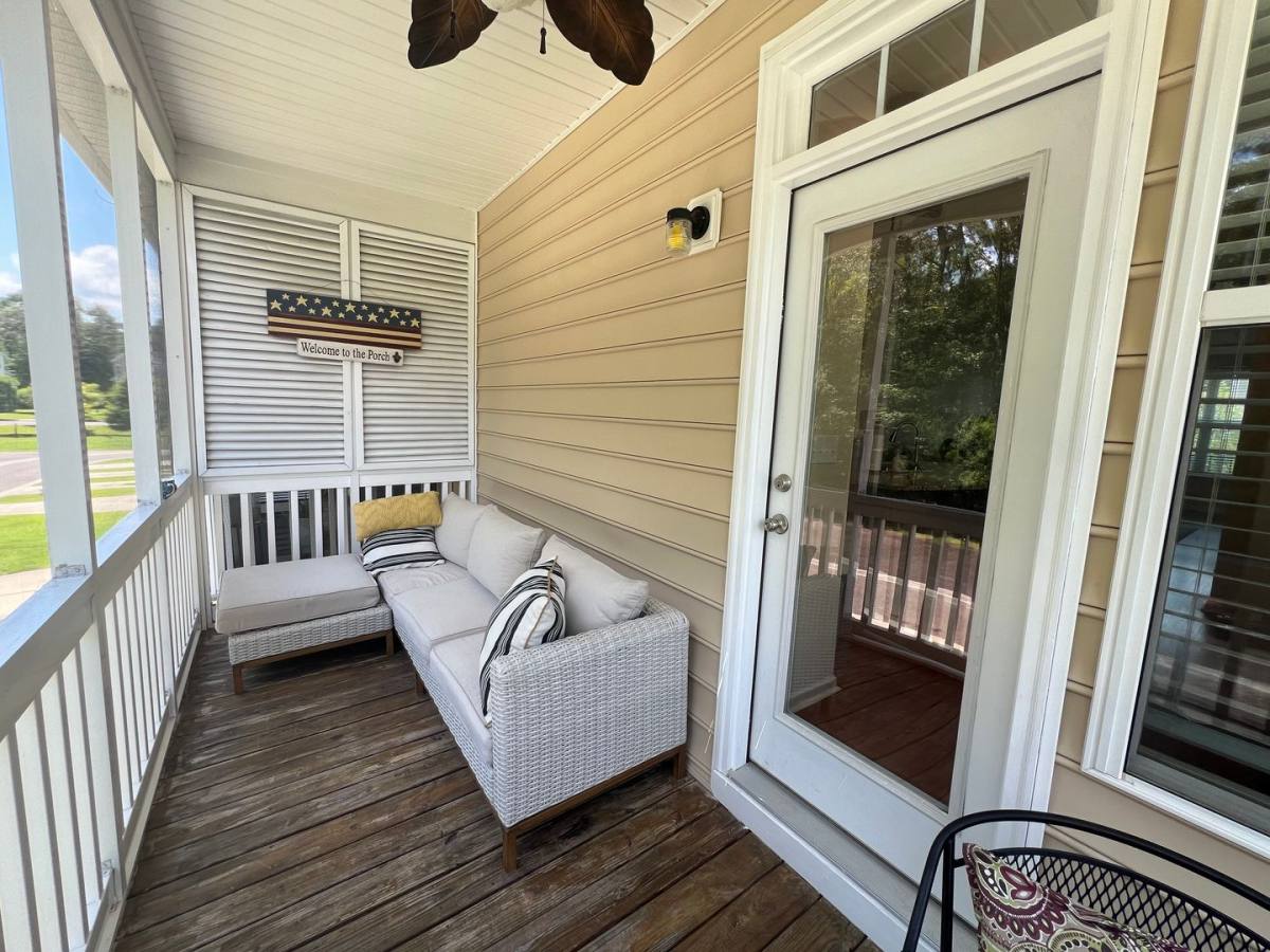 Townhouse for rent at 1542 Bluewater Way, Charleston, SC 29414