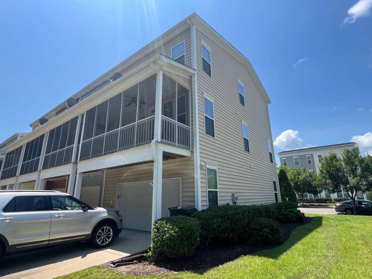 Townhouse for rent at 1542 Bluewater Way, Charleston, SC 29414