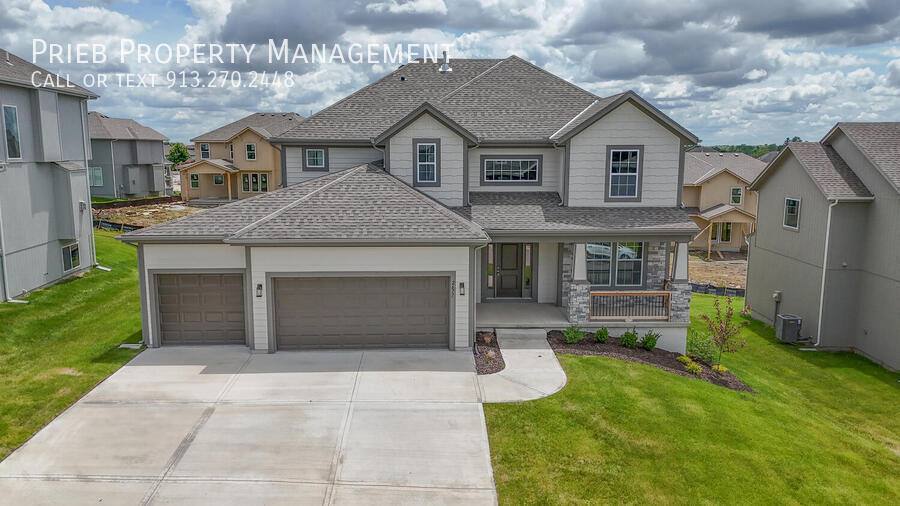 House for rent at 2677 W Dartmouth St, Olathe, KS 66061