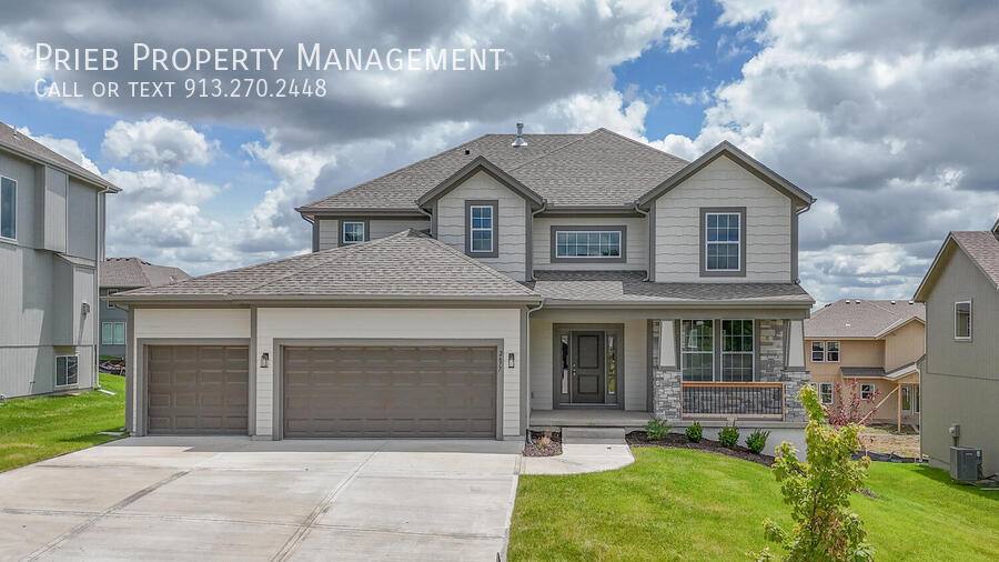 House for rent at 2677 W Dartmouth St, Olathe, KS 66061