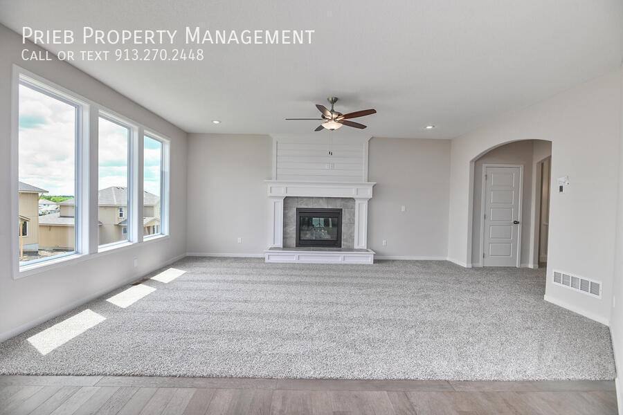 House for rent at 2677 W Dartmouth St, Olathe, KS 66061