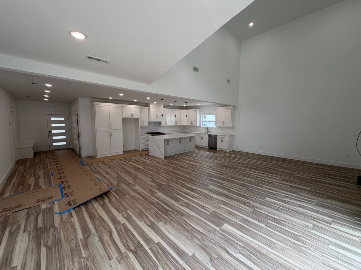House for rent at 916 N Sang Ave, Fayetteville, AR 72701