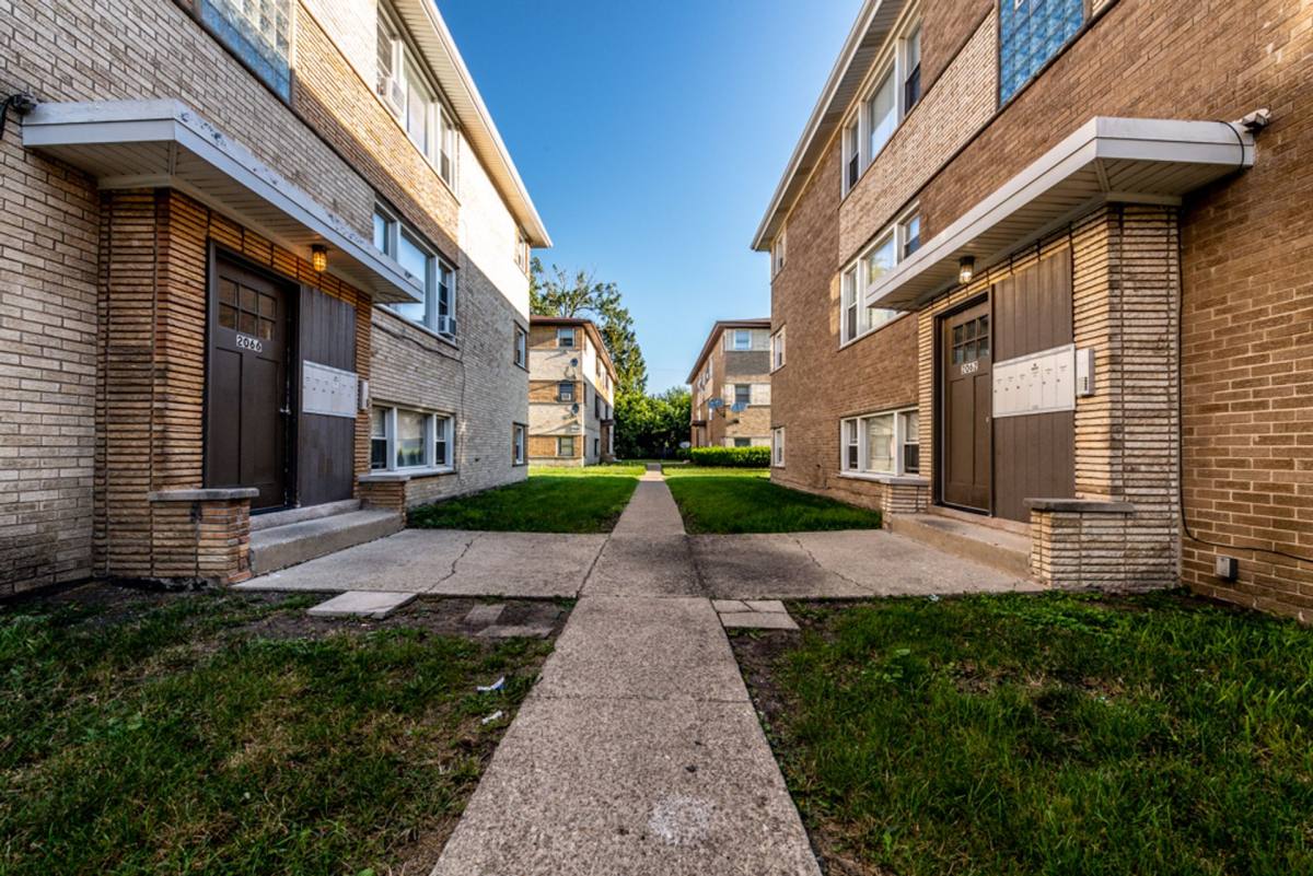 Apartment for rent at 2066 W 135th Place, Blue Island, IL 60406