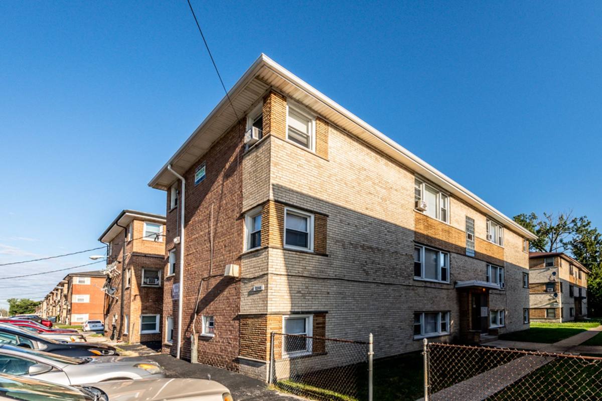 Apartment for rent at 2066 W 135th Place, Blue Island, IL 60406