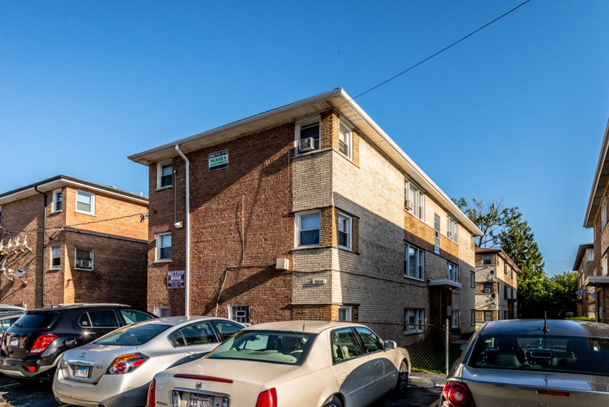 Apartment for rent at 2066 W 135th Place, Blue Island, IL 60406