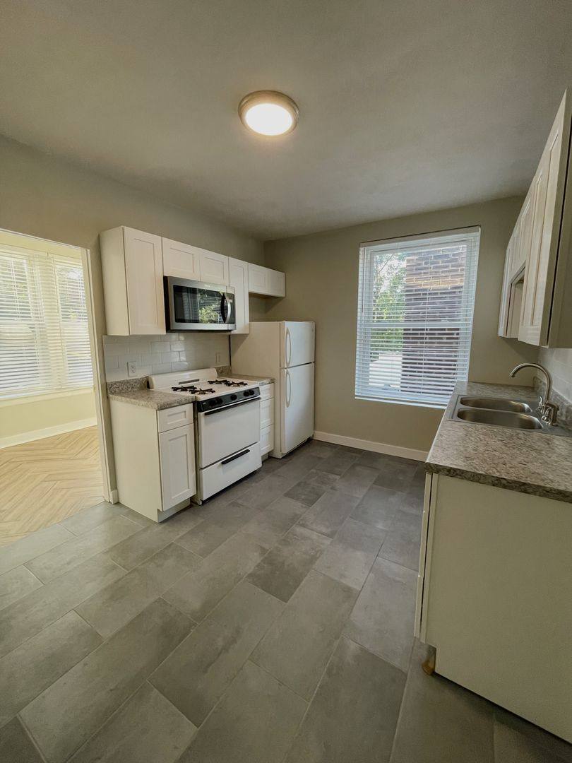 Apartment for rent at 3224 Portis Ave, Saint Louis, MO 63116