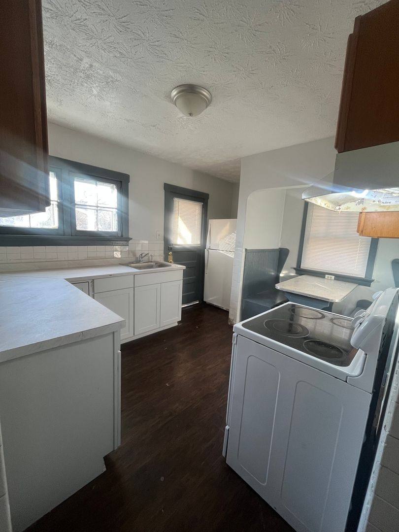 Apartment for rent at 313-315 Illinois Ave, Dayton, OH 45410