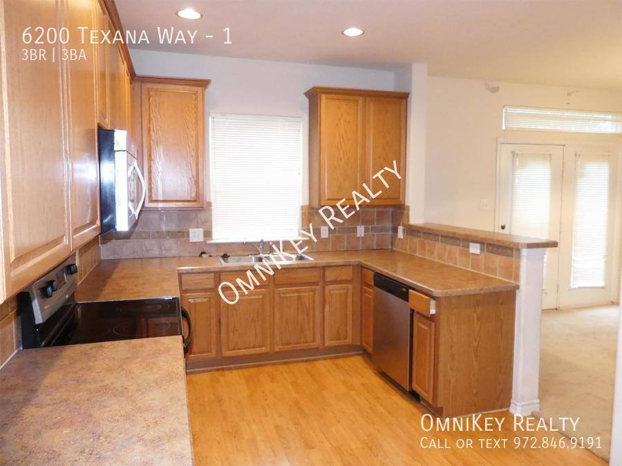 Townhouse for rent at 6200 Texana Way #1, Plano, TX 75074