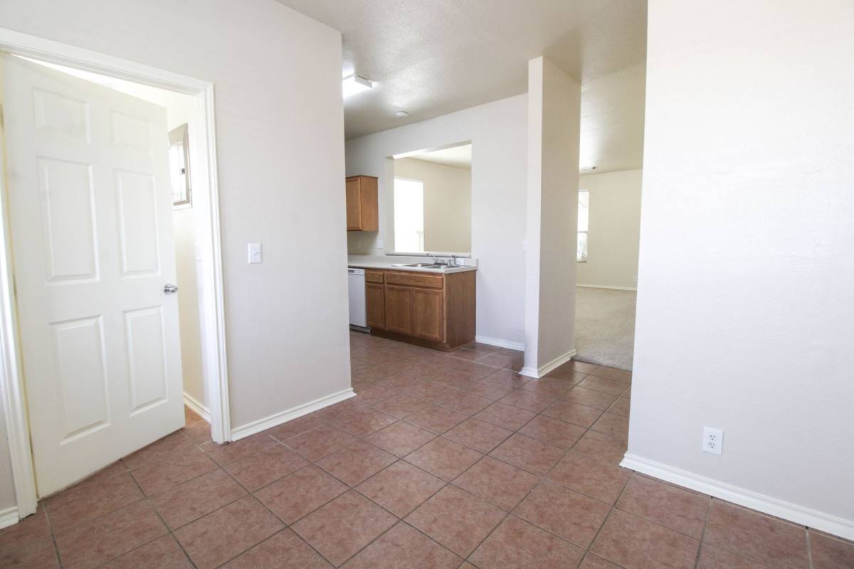 Townhouse for rent at 10216 Lateleaf Oak, San Antonio, TX 78223