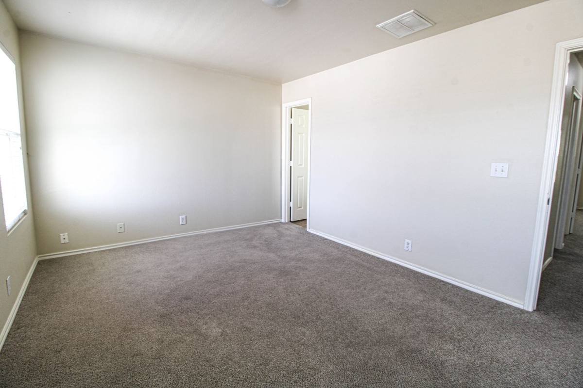 Townhouse for rent at 10216 Lateleaf Oak, San Antonio, TX 78223