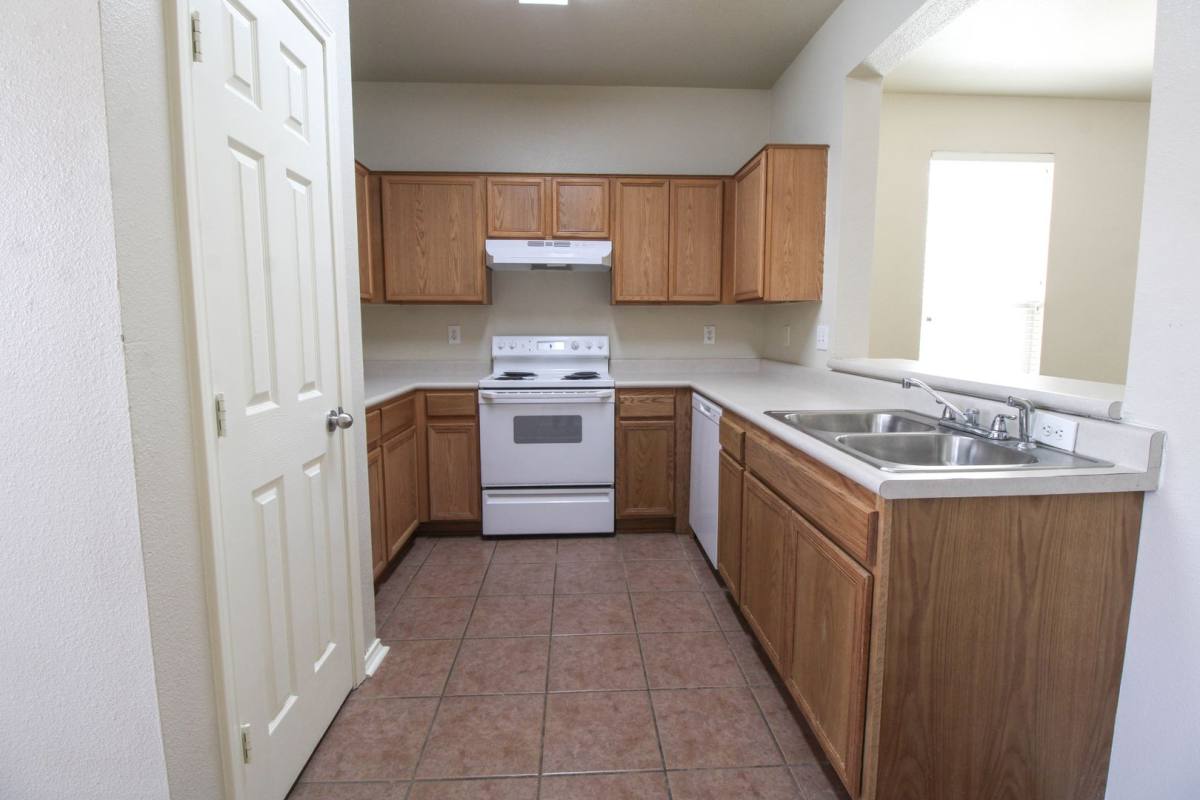 Townhouse for rent at 10216 Lateleaf Oak, San Antonio, TX 78223