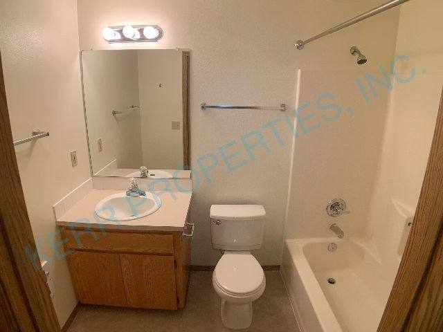 Apartment for rent at 1244 NE 16th St, Gresham, OR 97030