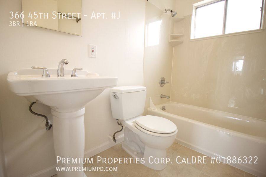 Apartment for rent at 366 45th St, Oakland, CA 94609