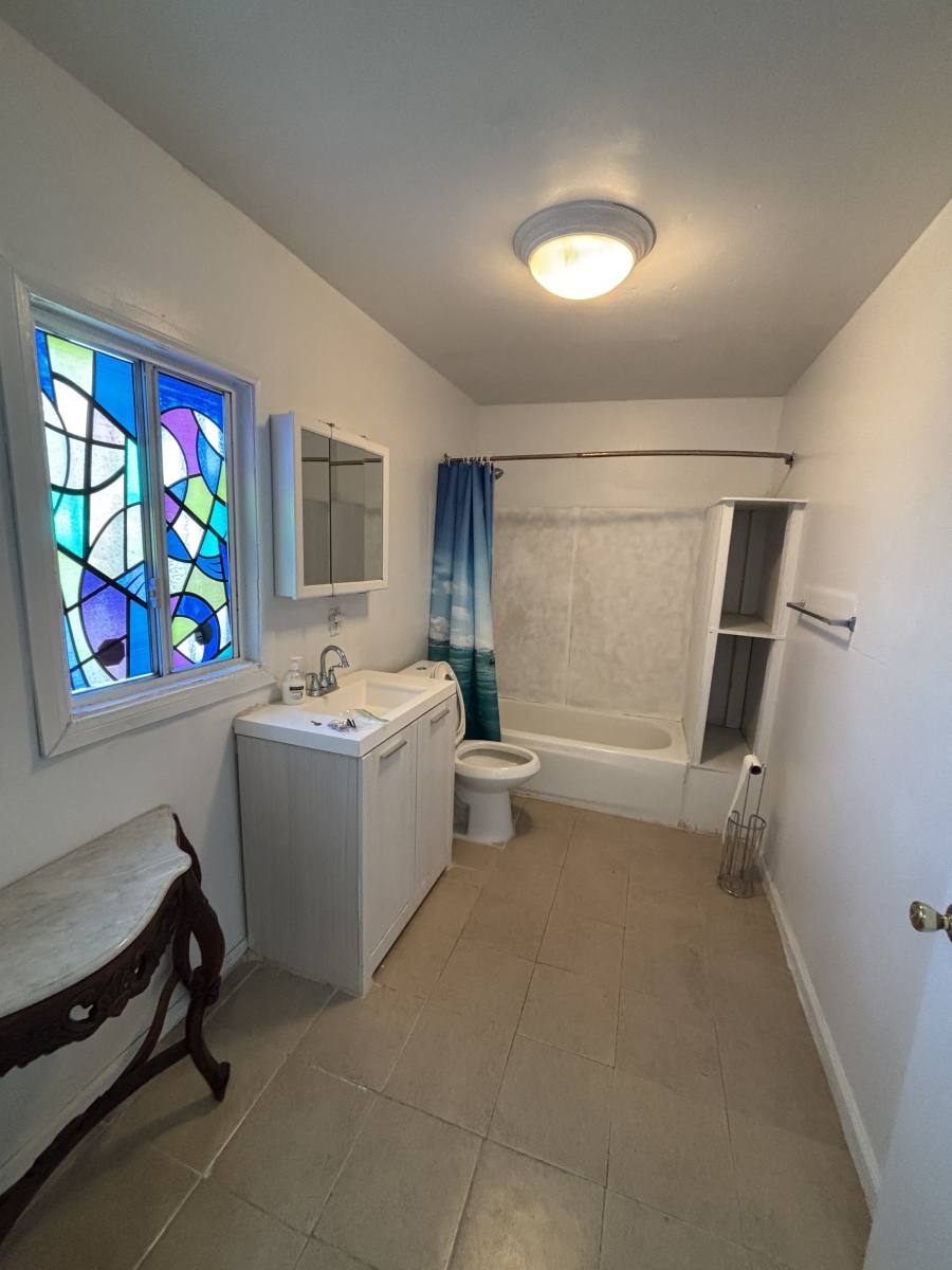 Apartment for rent at 1238 S Hobart Blvd, Los Angeles, CA 90006