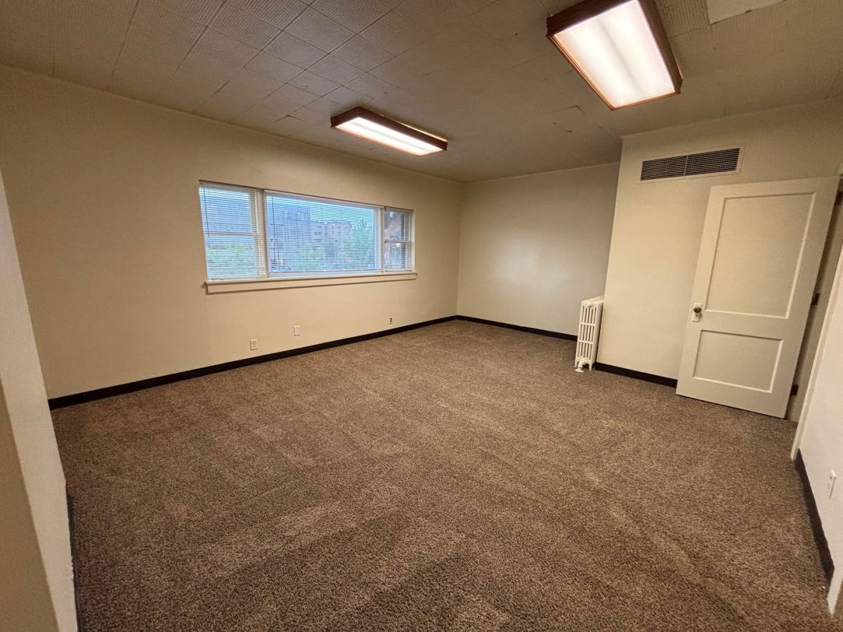 Apartment for rent at 611 Ohio St, Terre Haute, IN 47807