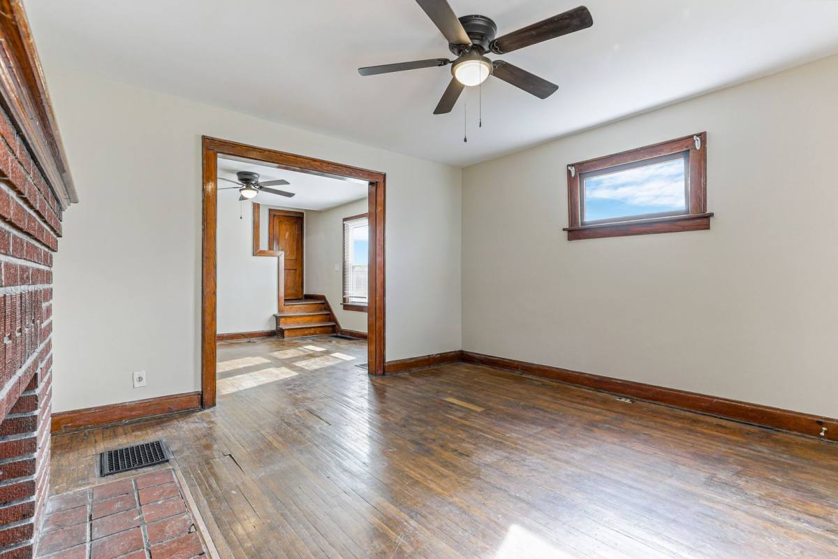 Apartment for rent at 252-254 S Wayne Ave, Columbus, OH 43204