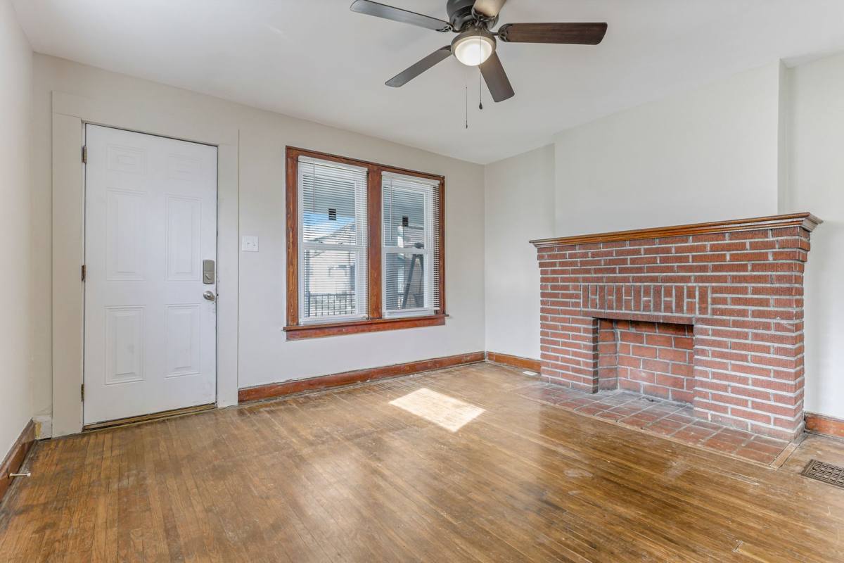 Apartment for rent at 252-254 S Wayne Ave, Columbus, OH 43204