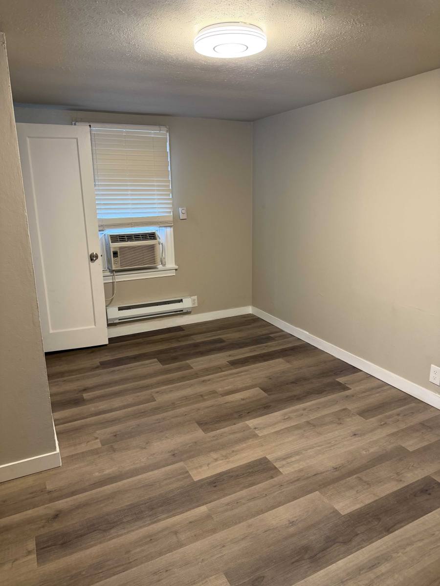 Townhouse for rent at 1615 SW 110th St #A, Seattle, WA 98146