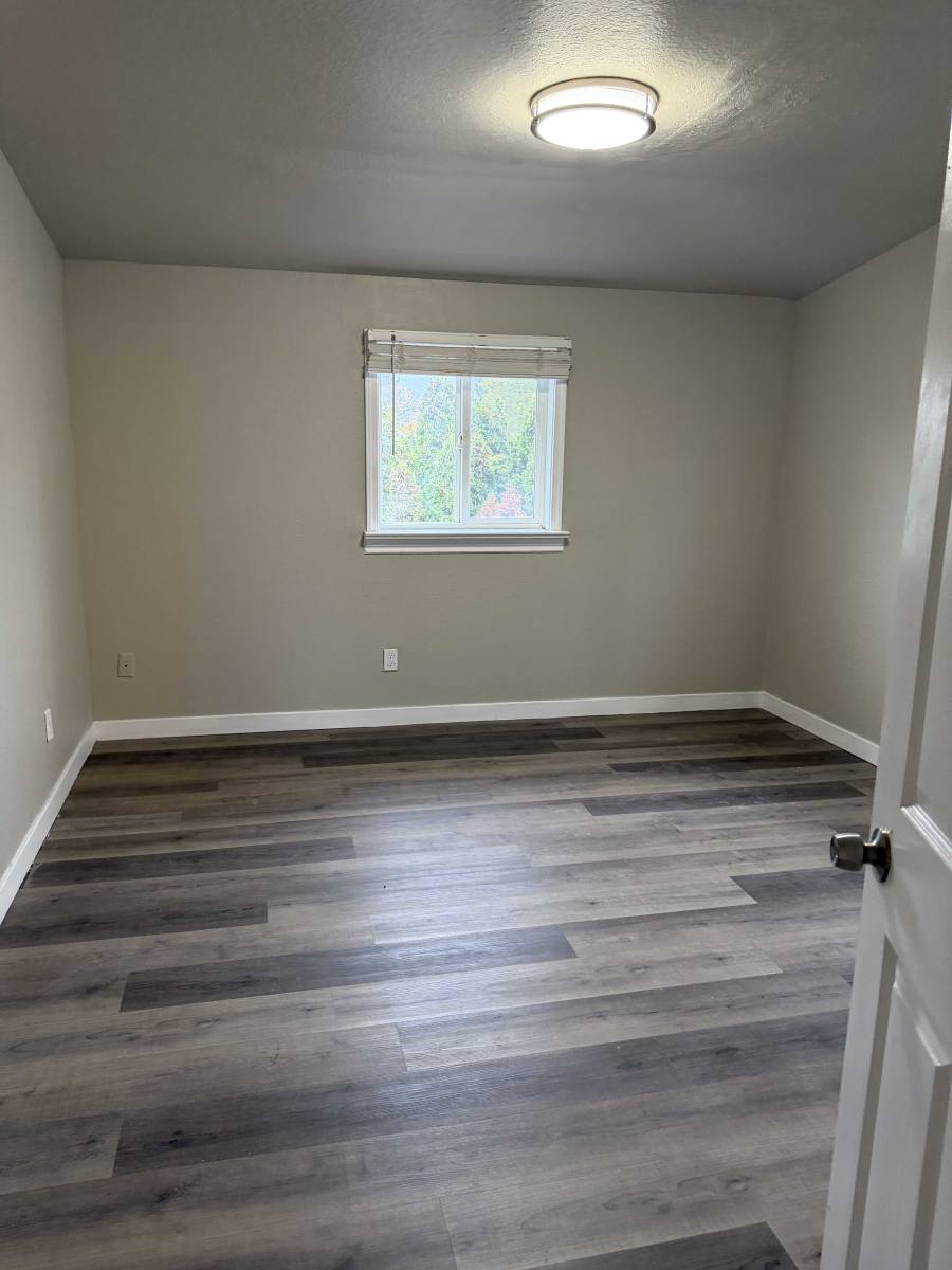 Townhouse for rent at 1615 SW 110th St #A, Seattle, WA 98146