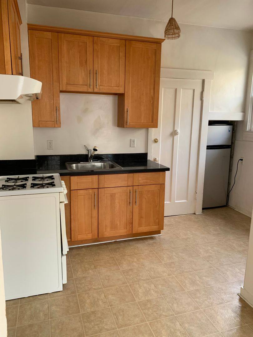 Apartment for rent at 2095 Fulton St, San Francisco, CA 94117