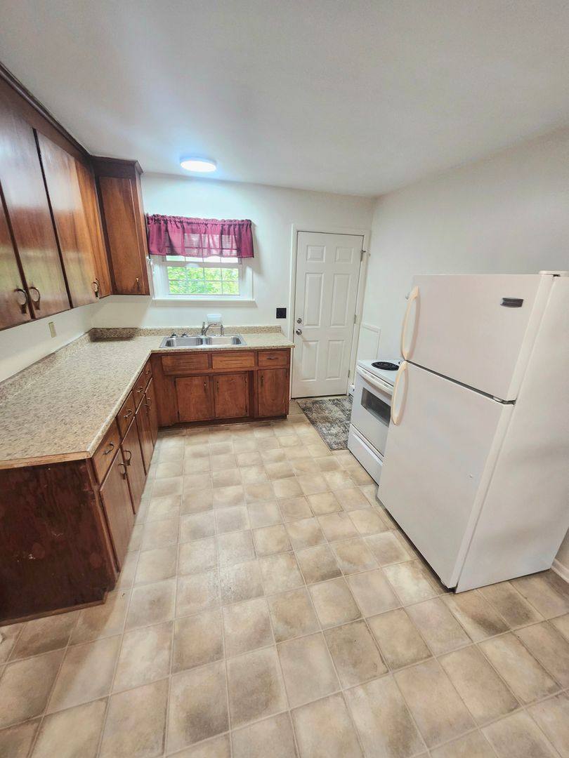 Apartment for rent at 3254-3256 County Line Rd, Macedon, NY 14502
