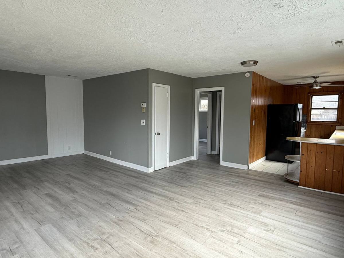 Apartment for rent at 221 Taylor St, Bristol, TN 37620