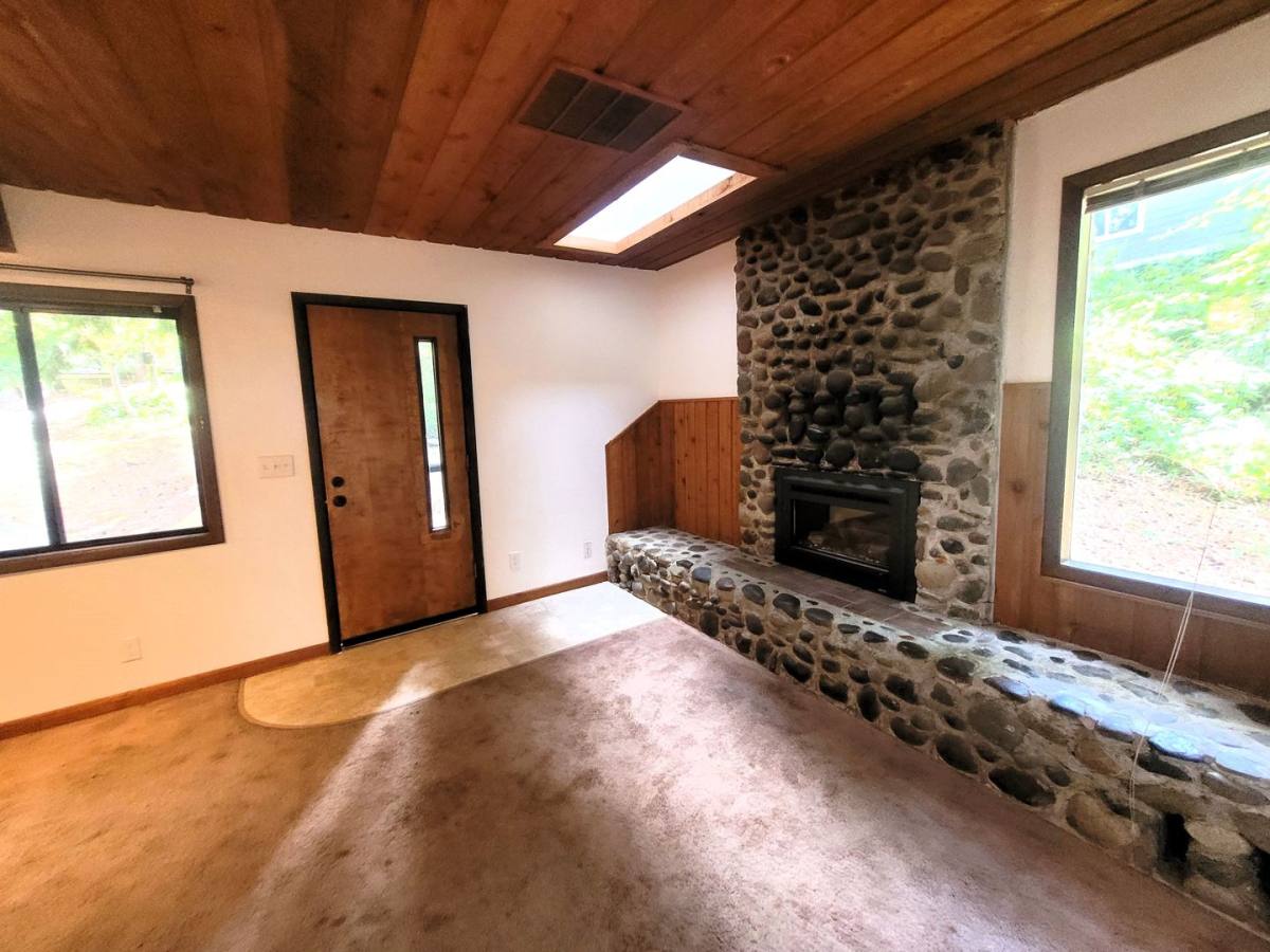 House for rent at 1327 Toledo St, Bellingham, WA 98229
