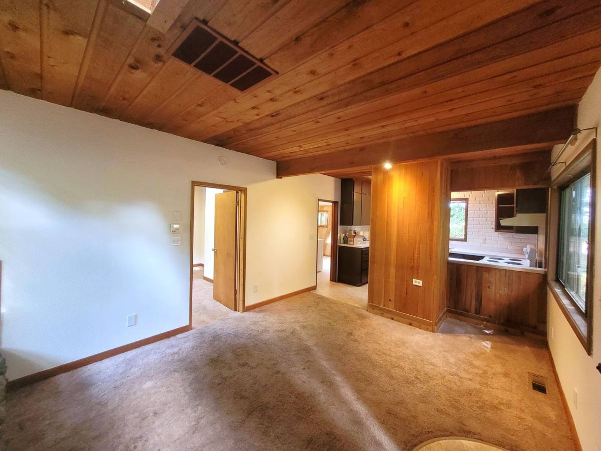 House for rent at 1327 Toledo St, Bellingham, WA 98229