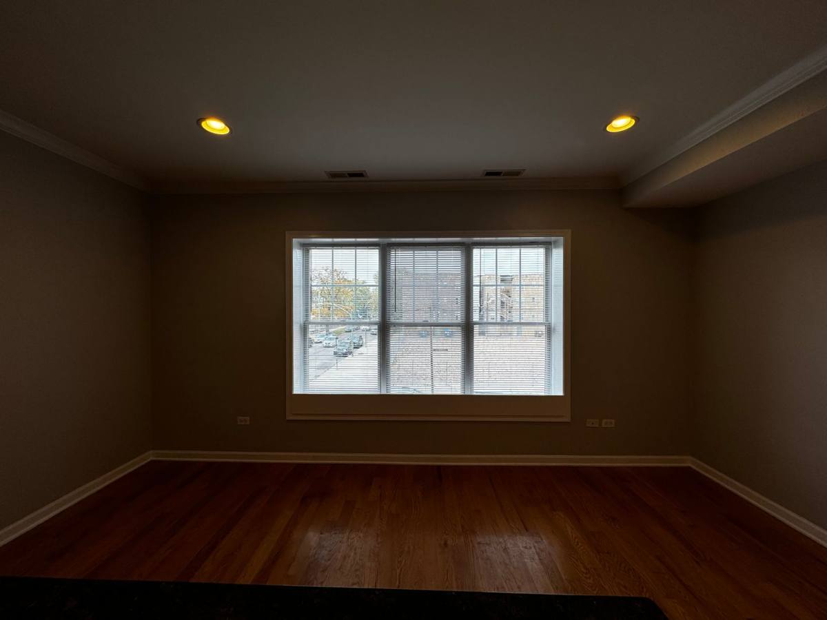 Apartment for rent at 4057-59 W Melrose, Chicago, IL 60641