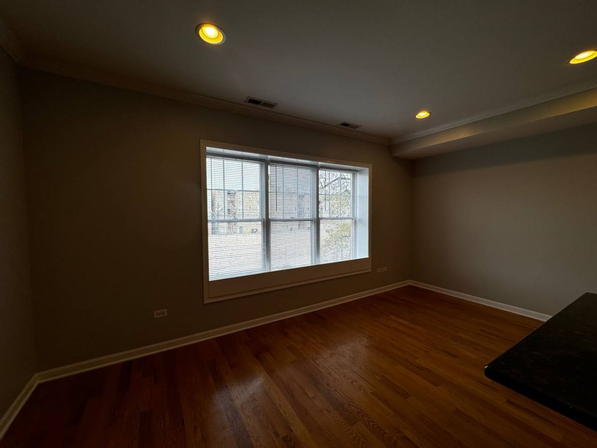 Apartment for rent at 4057-59 W Melrose, Chicago, IL 60641