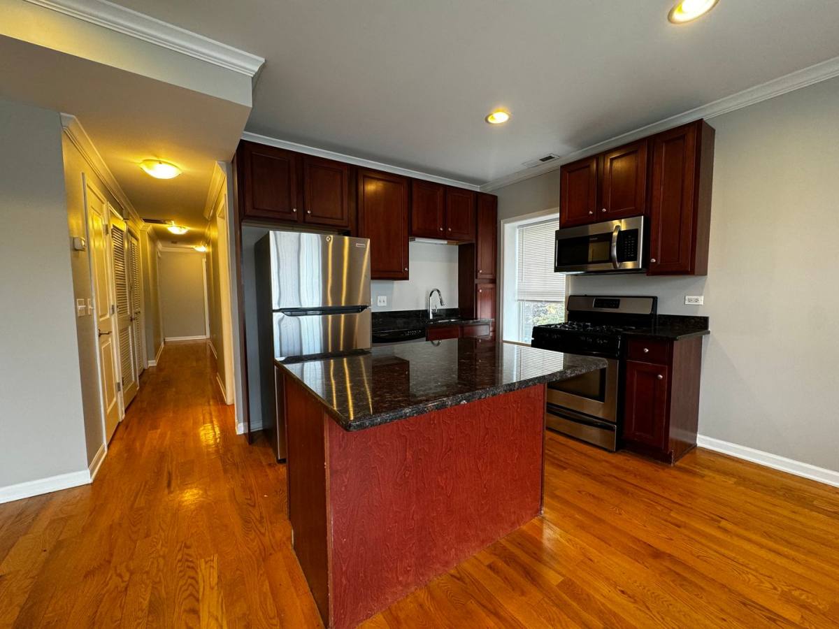 Apartment for rent at 4057-59 W Melrose, Chicago, IL 60641