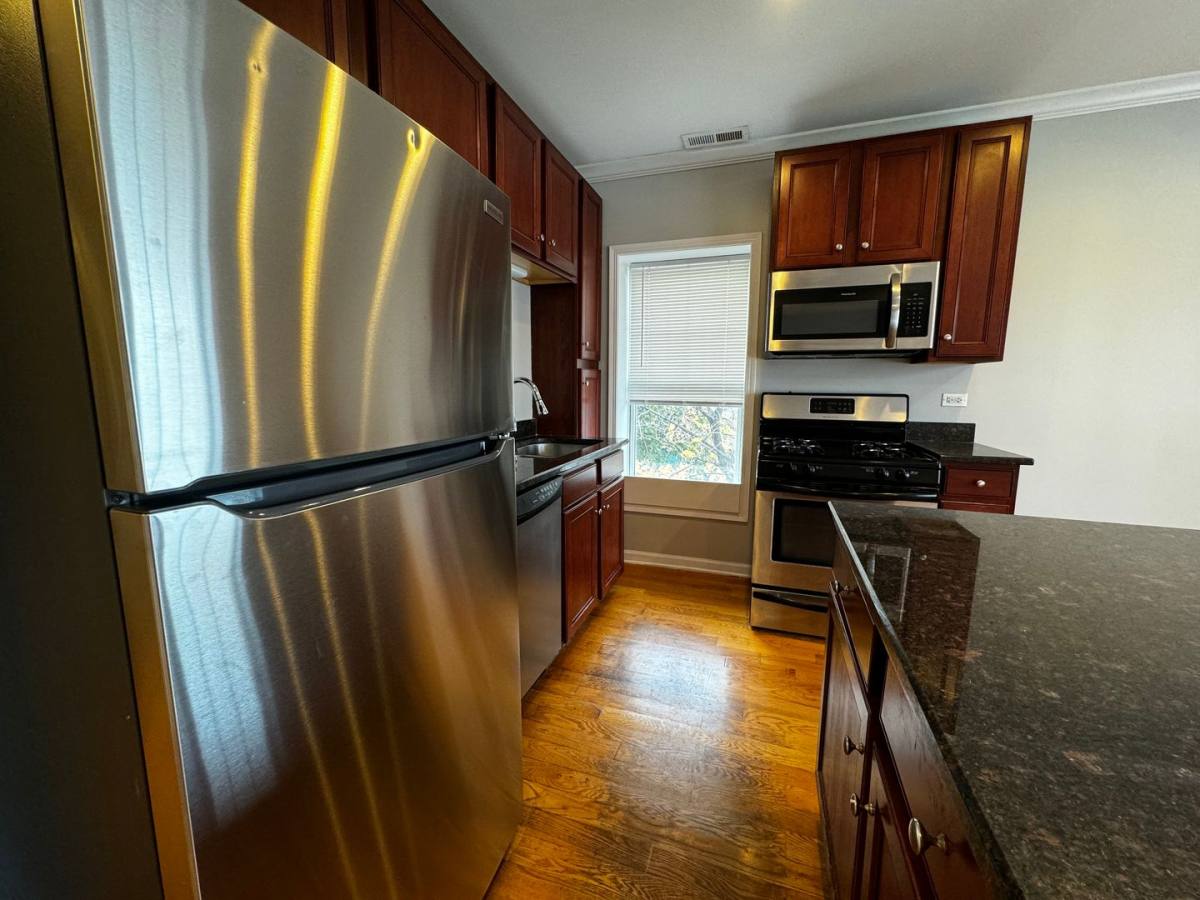 Apartment for rent at 4057-59 W Melrose, Chicago, IL 60641