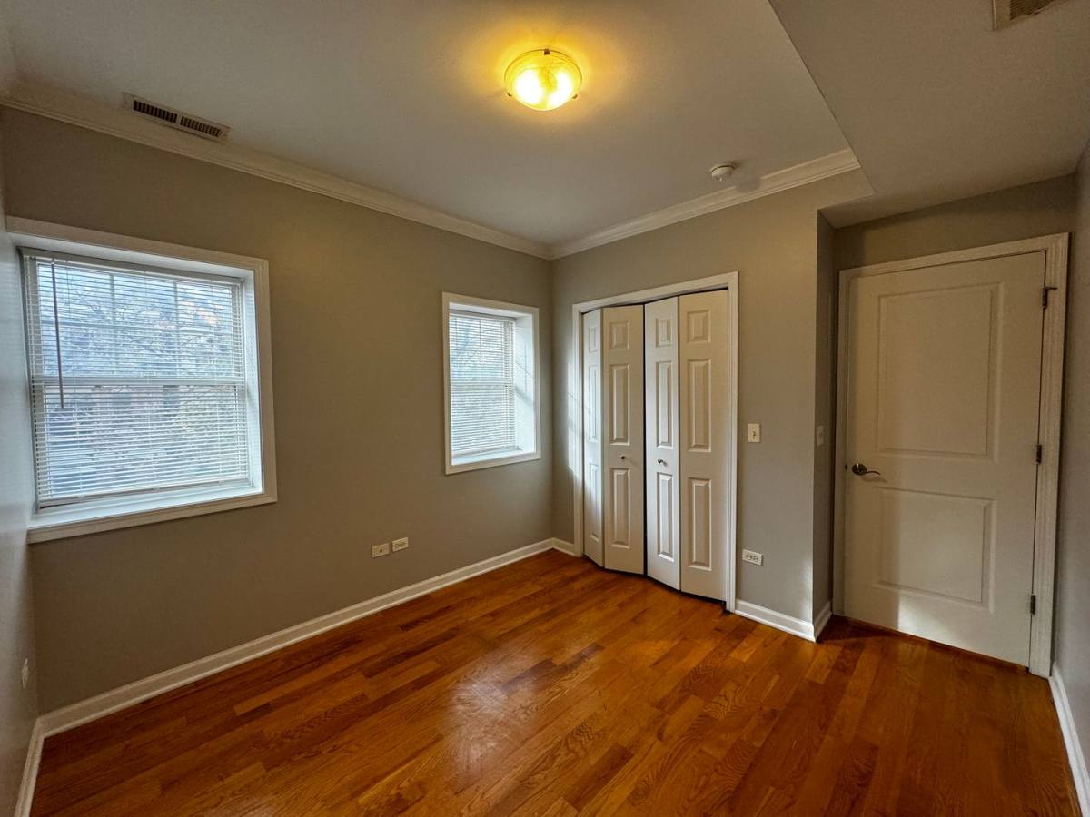 Apartment for rent at 4057-59 W Melrose, Chicago, IL 60641