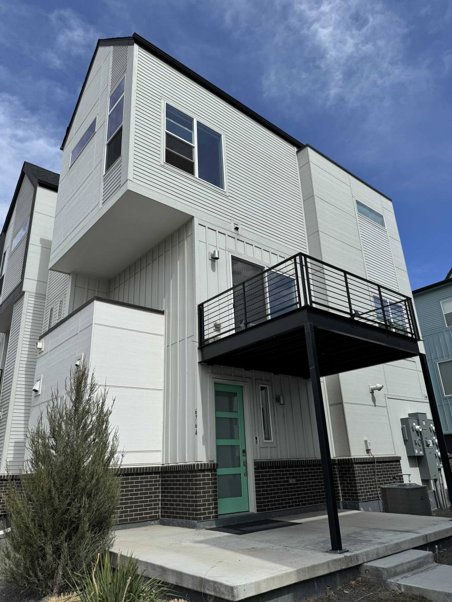 Townhouse for rent at 6764 Raritan Dr, Denver, CO 80221