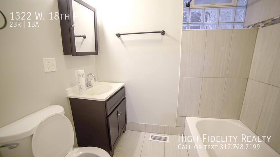 Apartment for rent at 1322 W 18th Place - 3F #3F, Chicago, IL 60608