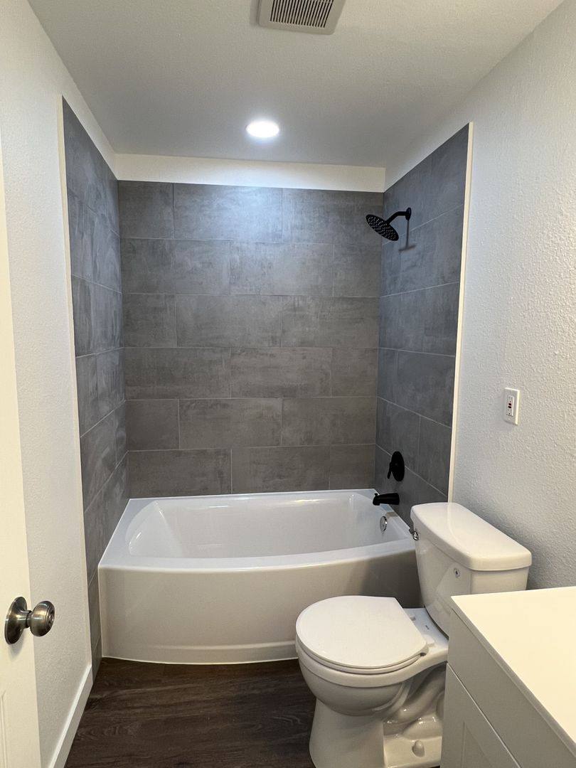 Apartment for rent at 1301-1307 NE 183rd Ave, Portland, OR 97230