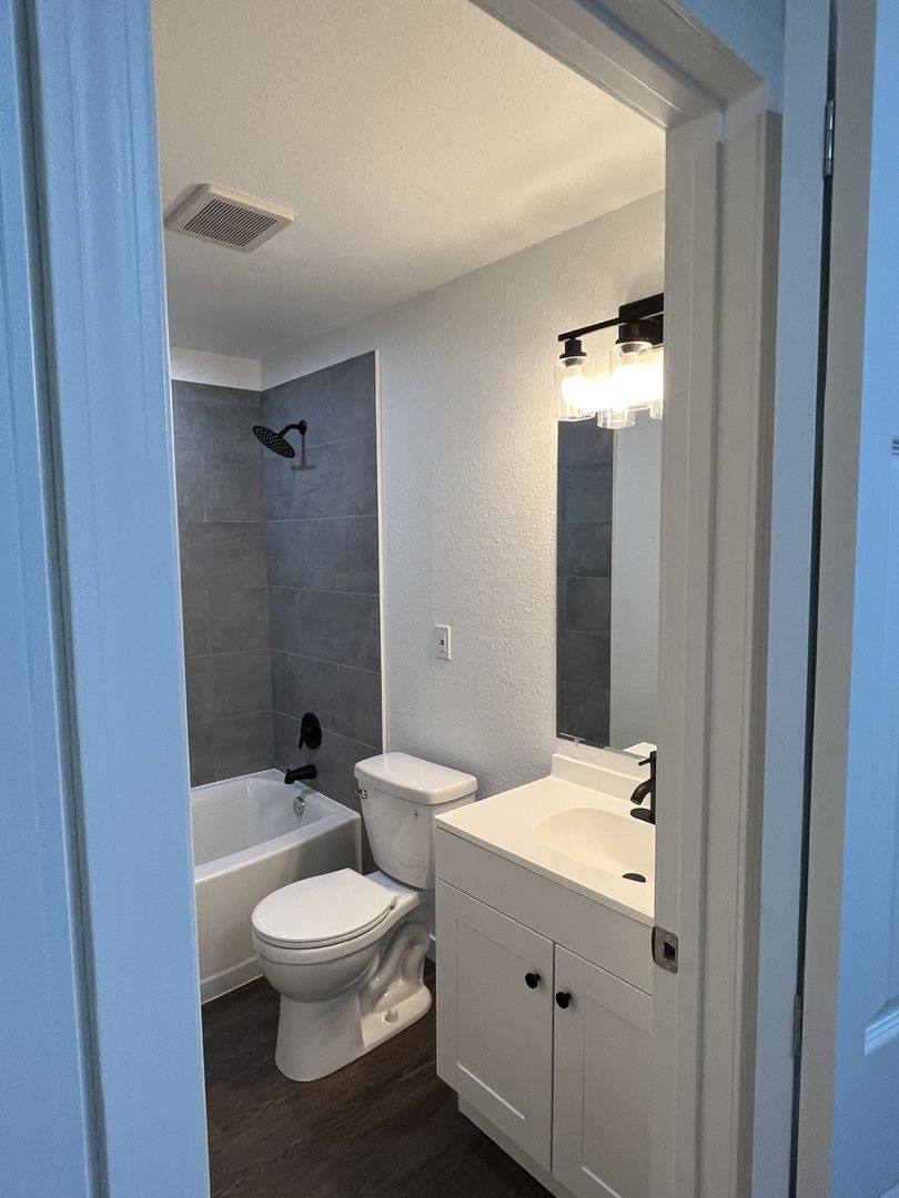 Apartment for rent at 1301-1307 NE 183rd Ave, Portland, OR 97230