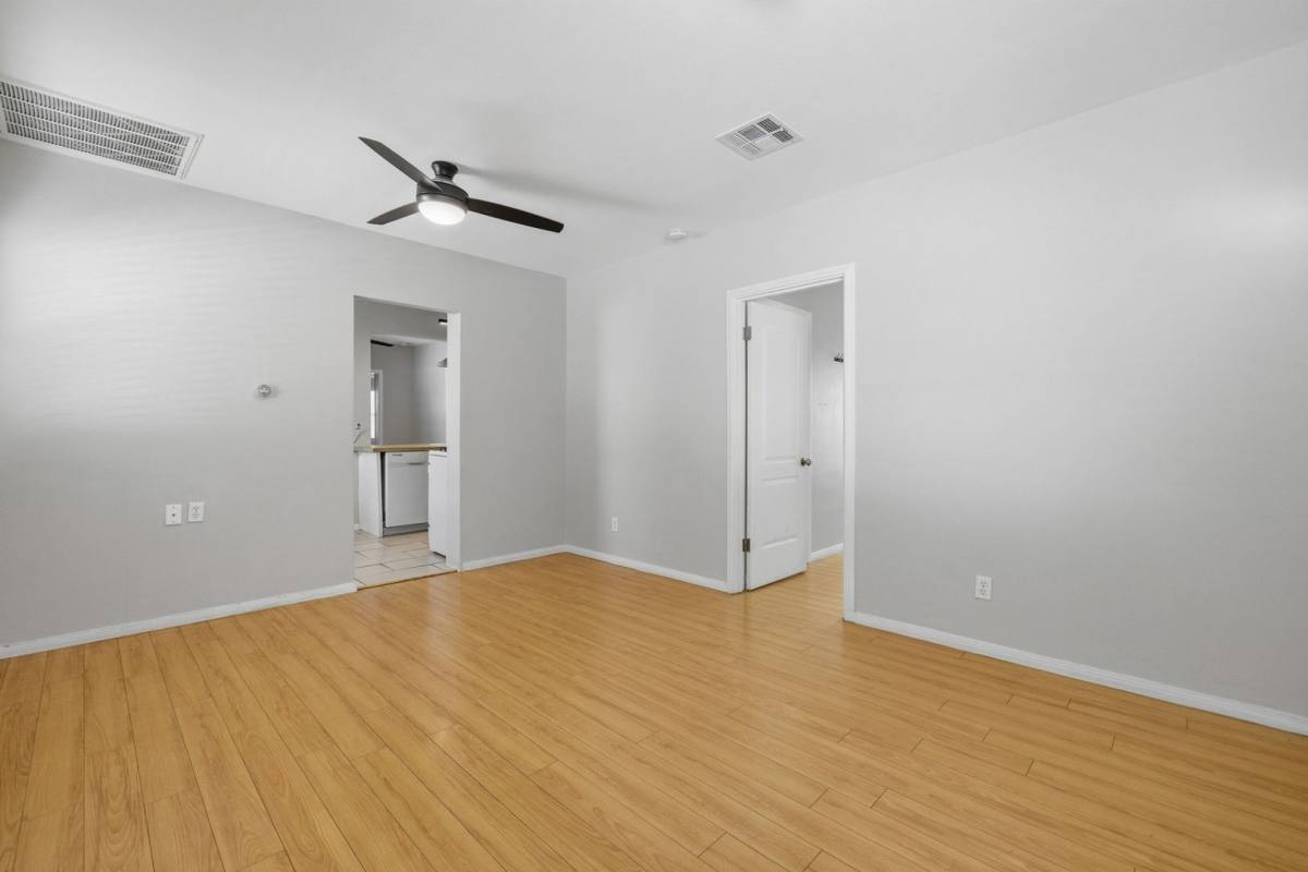 House for rent at 10412 Eldora Ave, Sunland, CA 91040