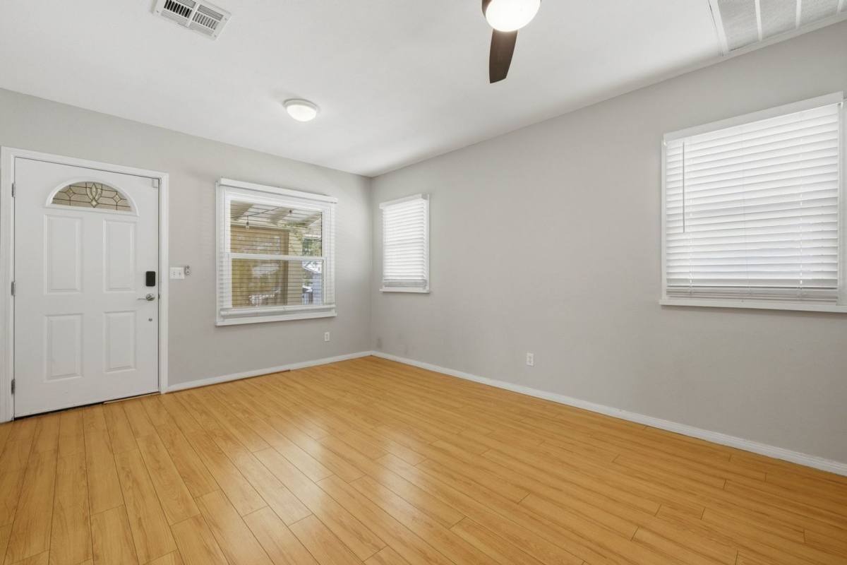 House for rent at 10412 Eldora Ave, Sunland, CA 91040