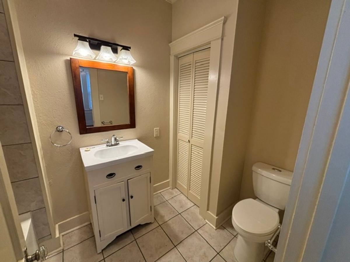 House for rent at 3044 Wilshire Dr, Baton Rouge, LA 70806