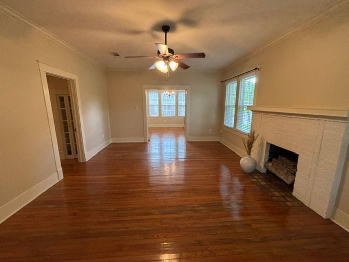 House for rent at 3044 Wilshire Dr, Baton Rouge, LA 70806