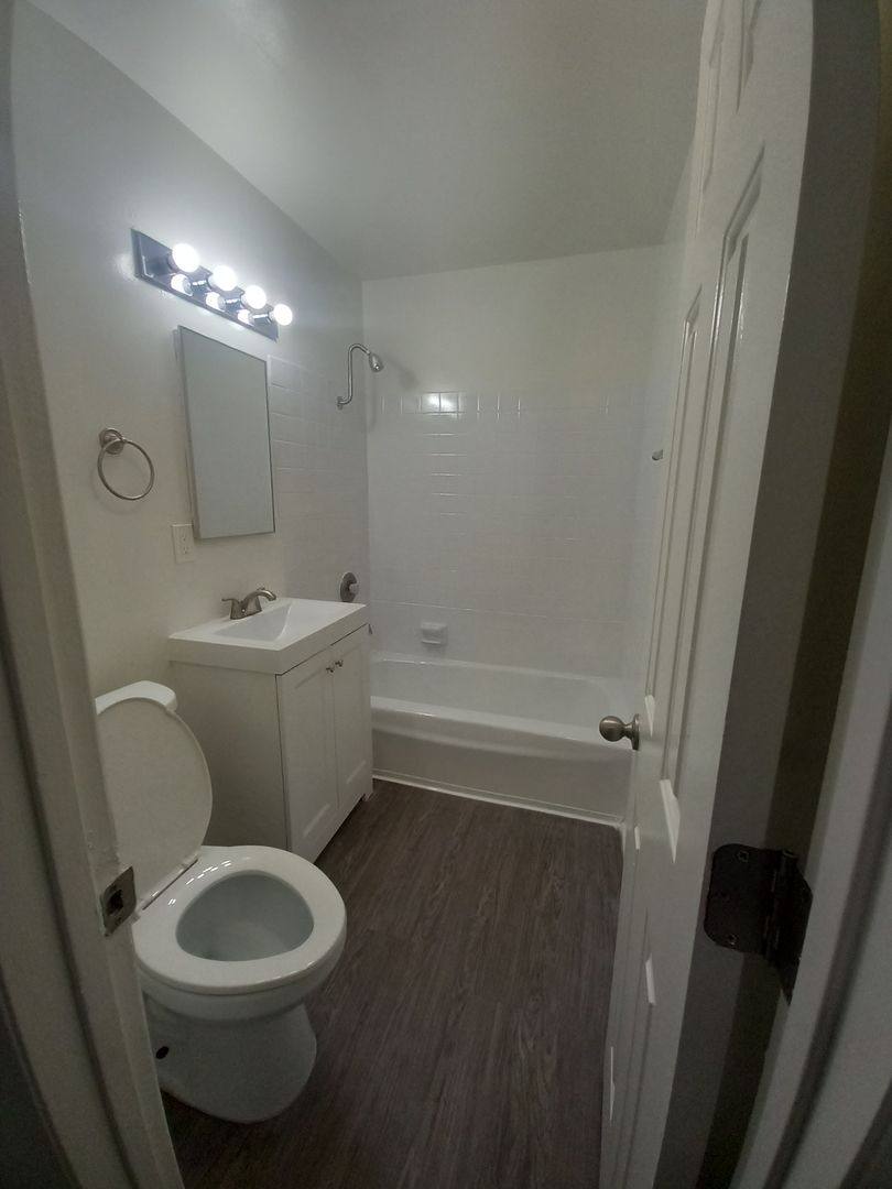Apartment for rent at 11442 Colima Rd, Whittier, CA 90604