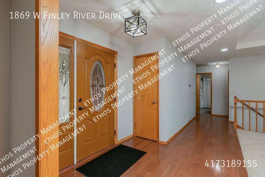 House for rent at 1869 W Finley River Dr, Nixa, MO 65714