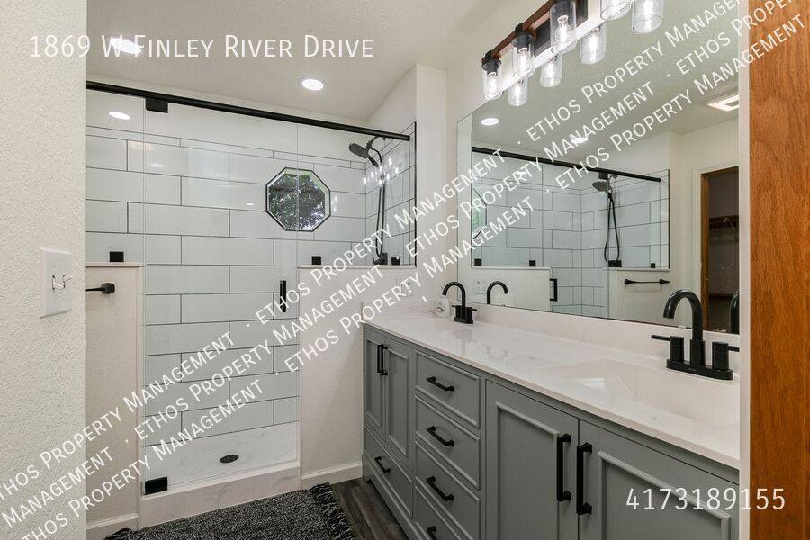House for rent at 1869 W Finley River Dr, Nixa, MO 65714