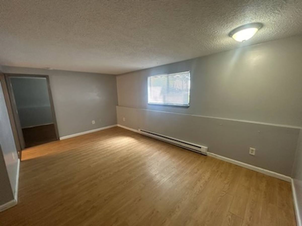 Apartment for rent at 5724 Glendale Dr, Lockport, NY 14094